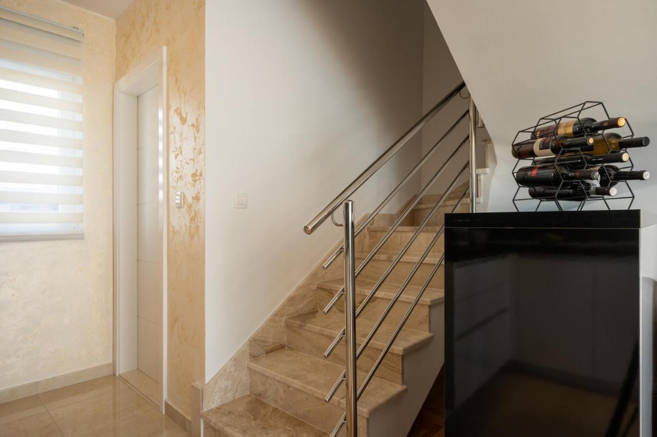 Apartment Tikvarin, Kaštel Kambelovac Kaštela Exteriér fotografie